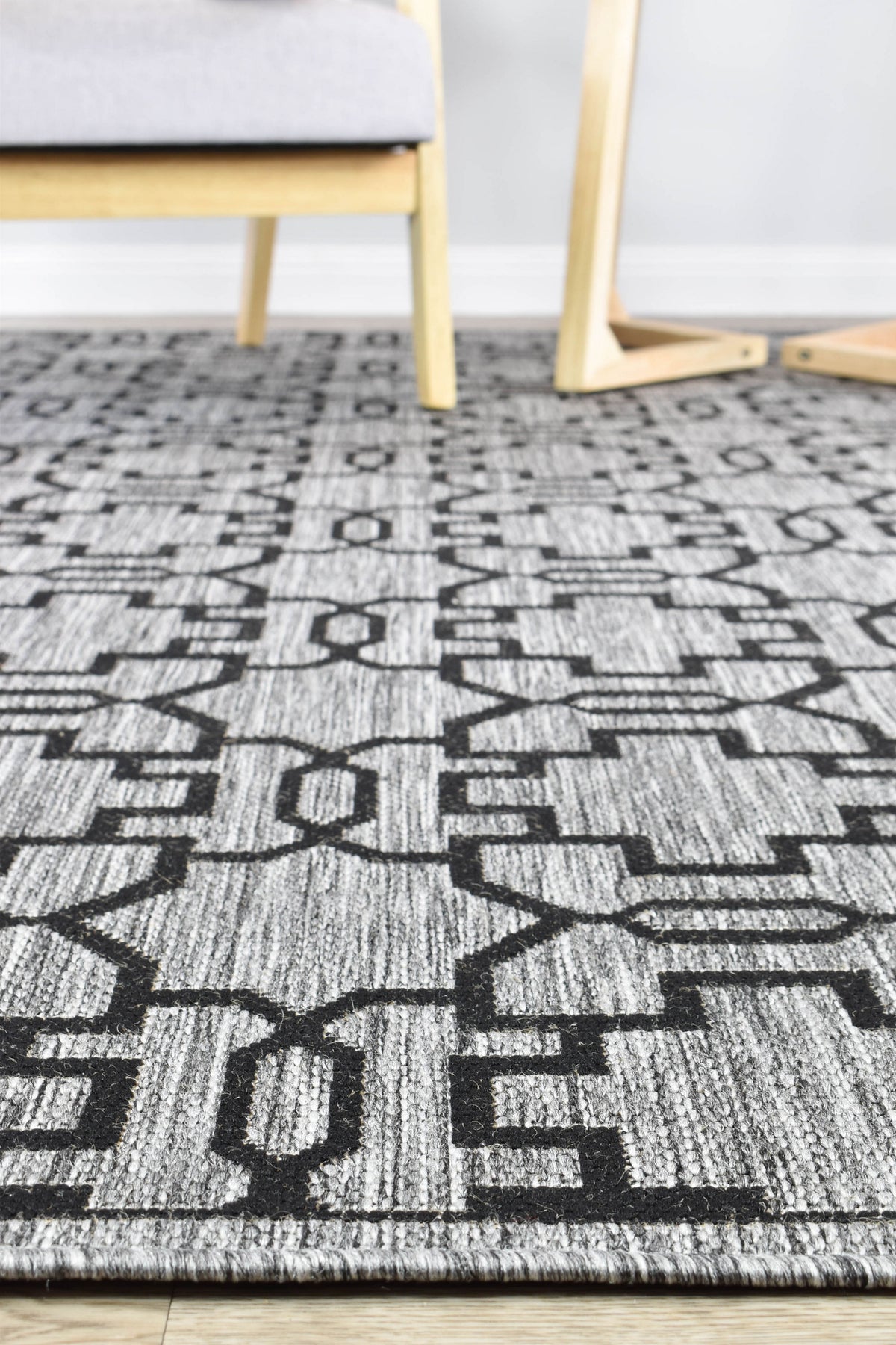Long Island Grey Black Rug 208-DM9E