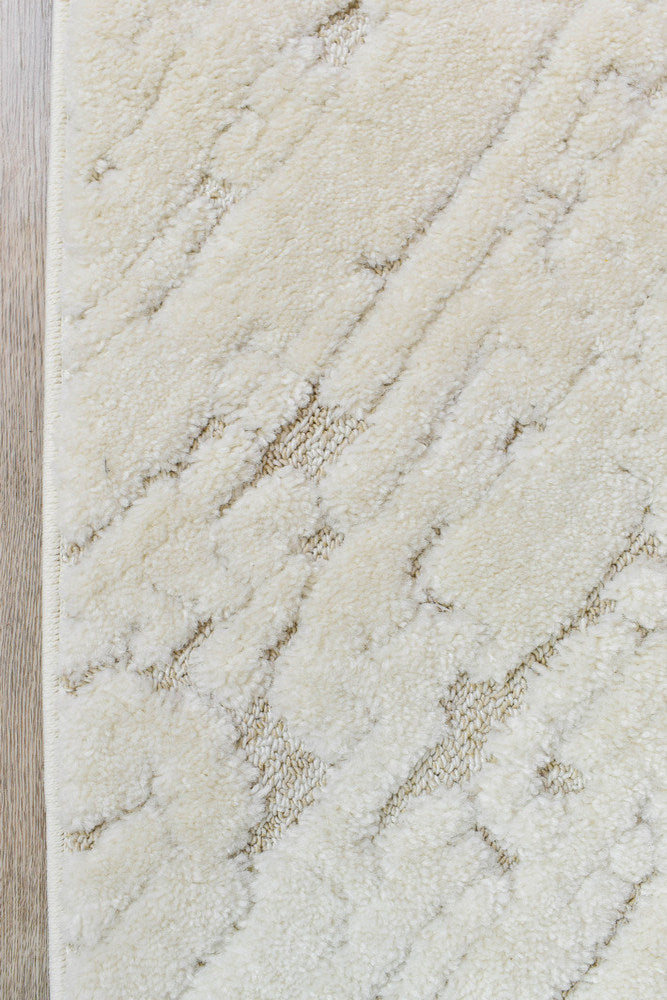 Mia A1327A Cream Runner