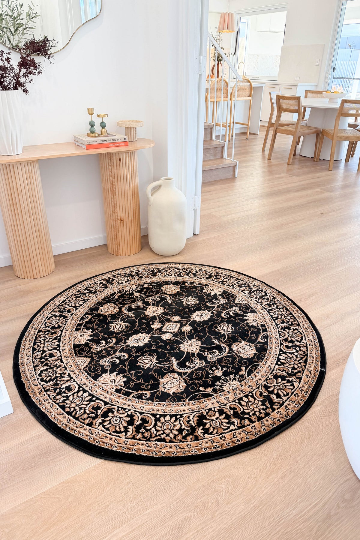 Riviera Traditional 84 Black Round Rug