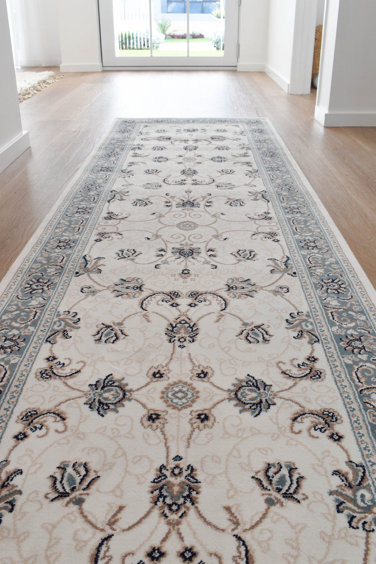 Riviera Traditional 84 Cream Blue Runner