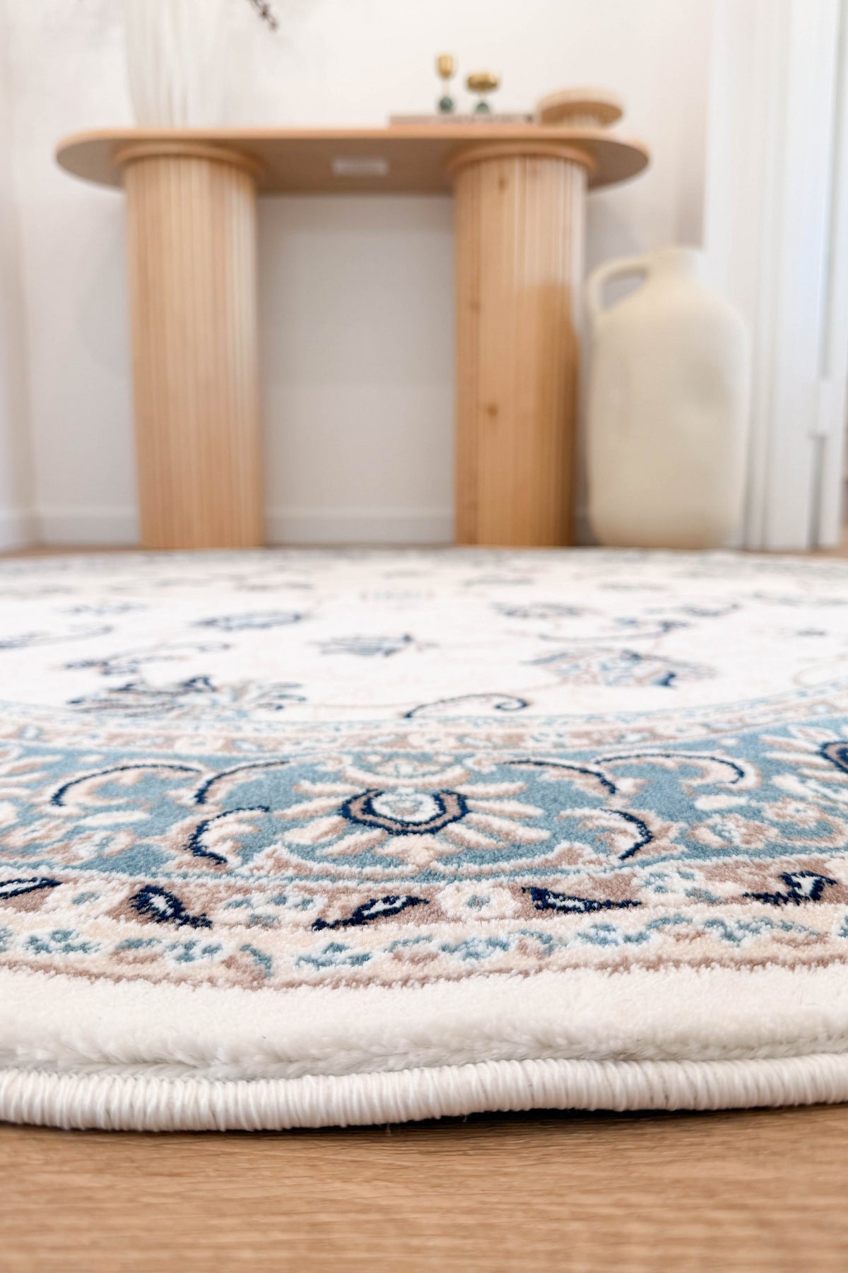 Riviera Traditional 84 Cream Blue Round Rug
