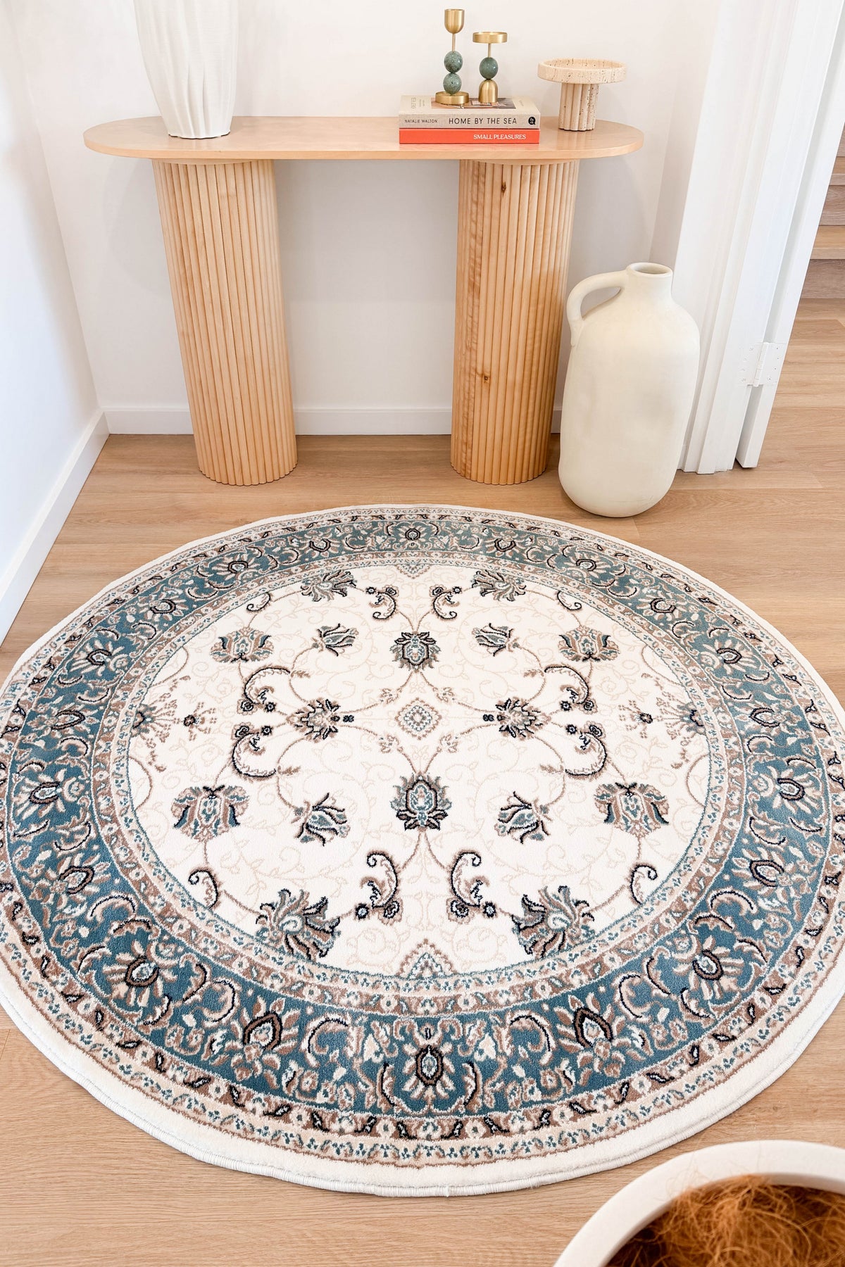 Riviera Traditional 84 Cream Blue Round Rug