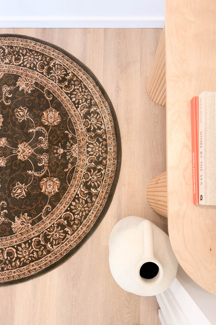 Riviera Traditional 84 Green Round Rug