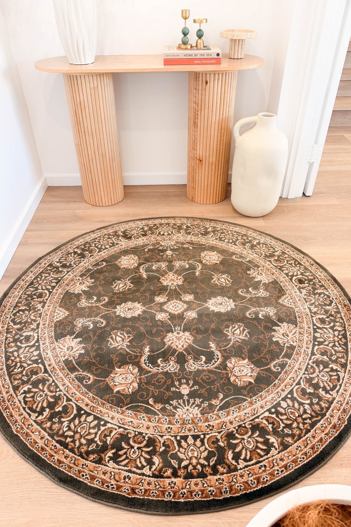 Riviera Traditional 84 Green Round Rug