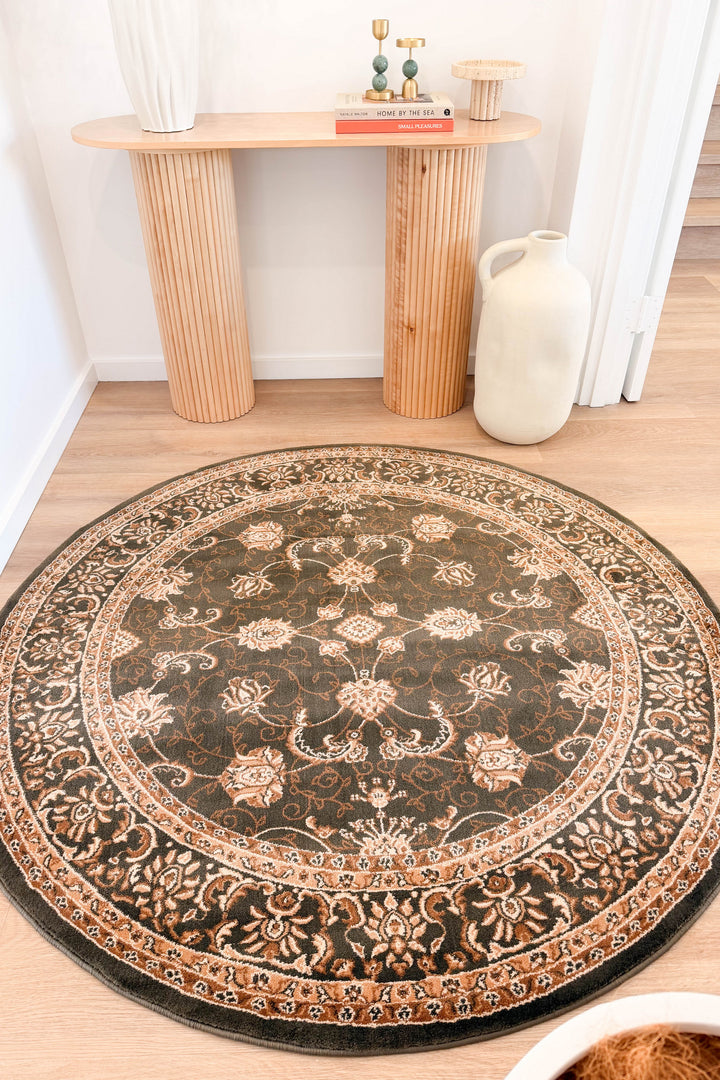 Riviera Traditional 84 Green Round Rug