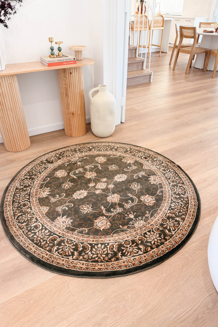 Riviera Traditional 84 Green Round Rug