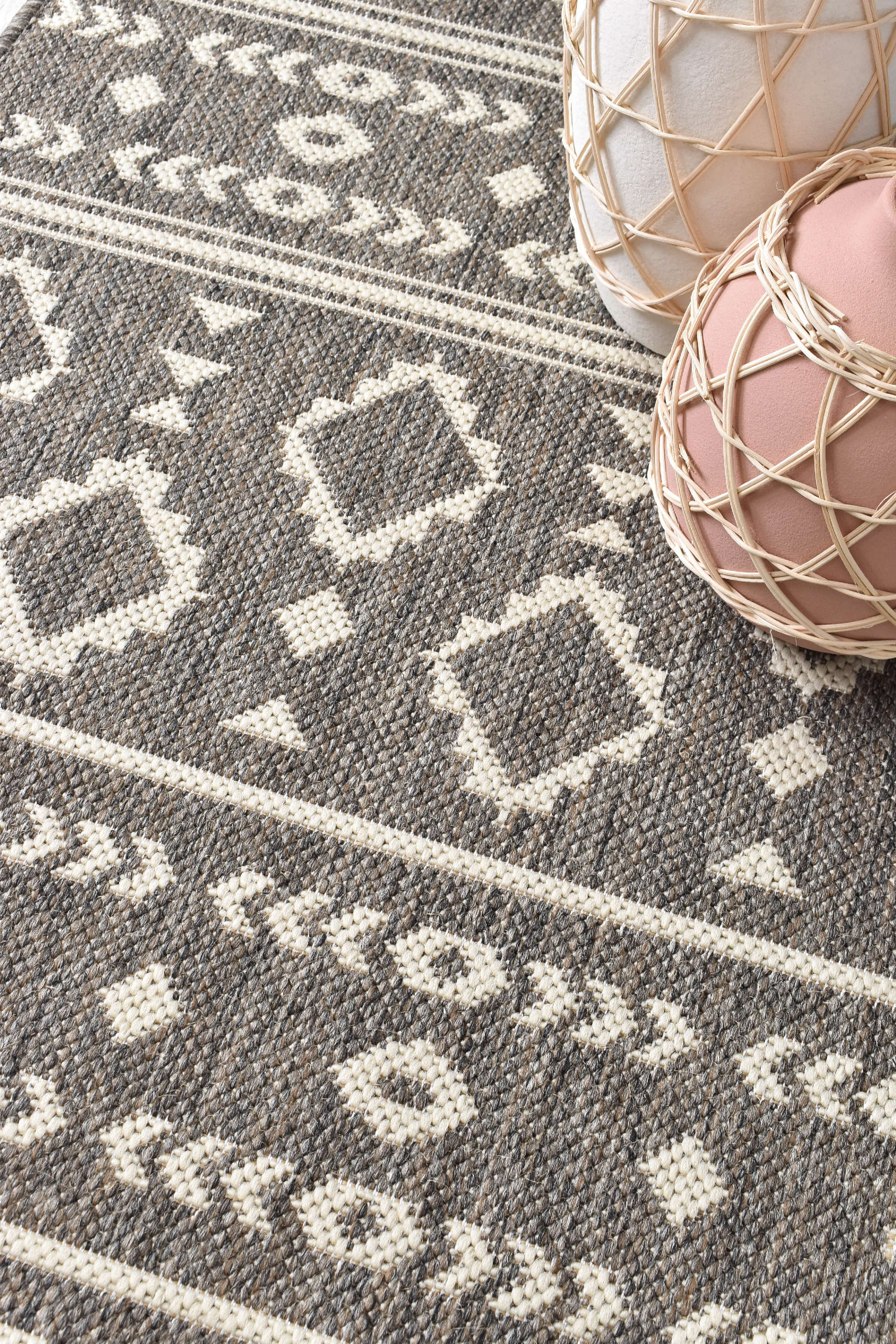 Long Island Brown Rug 3333-W71E
