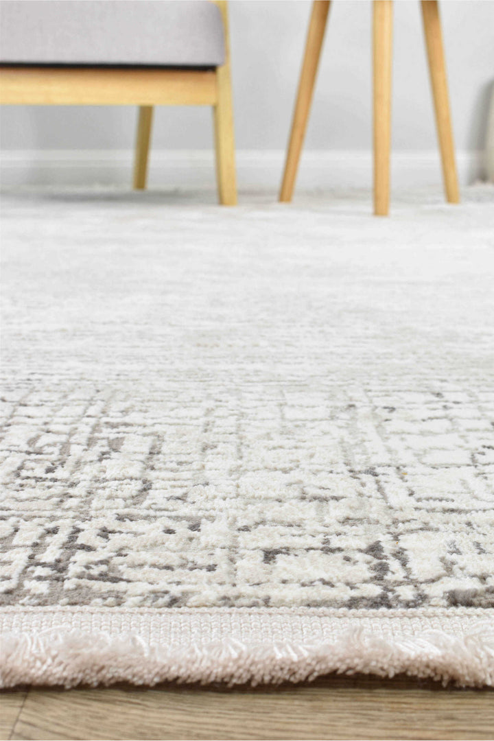 Lyonesse 25420A Beige Bravado