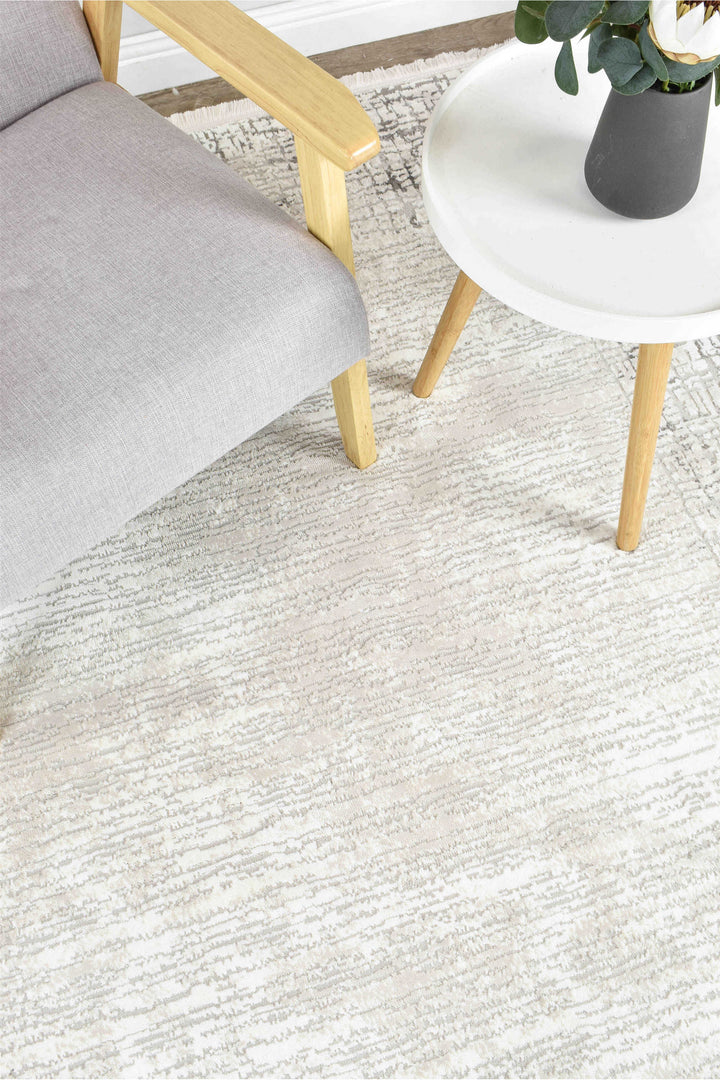 Lyonesse 25420A Beige Bravado