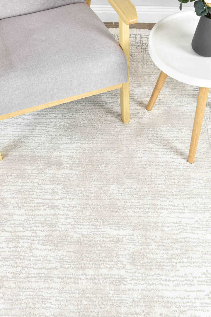 Lyonesse 25420A Beige Bravado