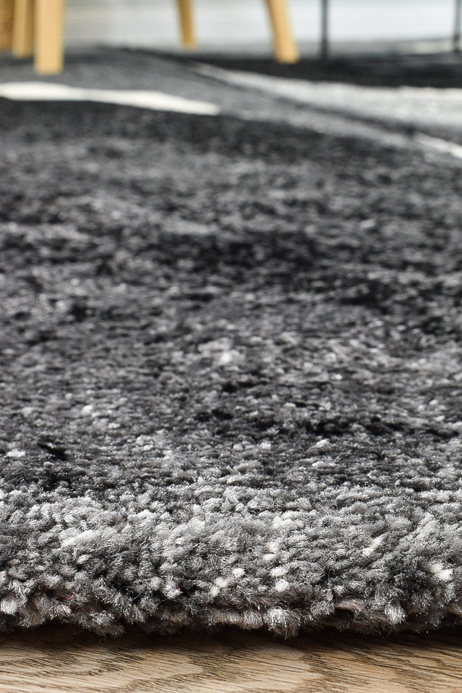 Millard 37 Dark Grey White Rug
