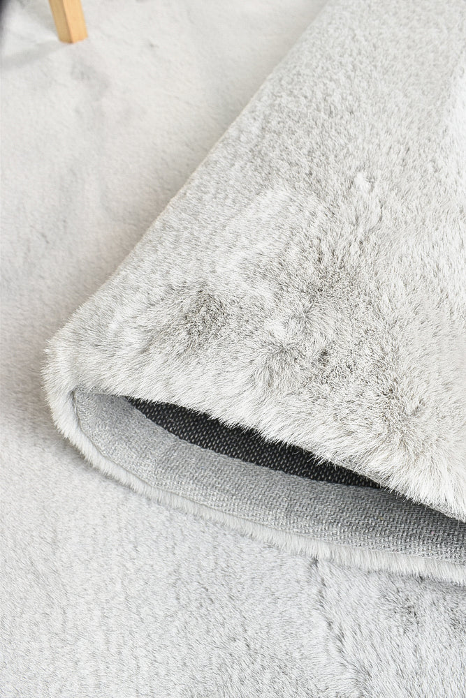 Plush Light Grey Rug